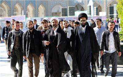تشرف گروهی از طلاب جامعه‌المصطفی استان قم به حرم مطهر رضوی