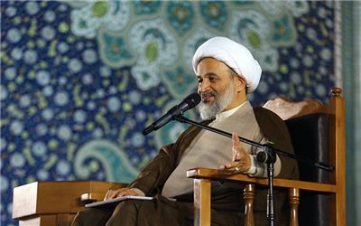 نماز توأم با ادب و خضوع انسان را از گناه باز می‎دارد