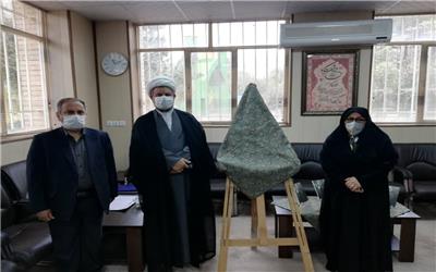 ‍  کتاب " سرو خزان ندارد " با حضور امام جمعه شهرستان رباط کریم رونمایی شد.