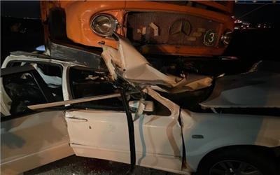 برخورد کامیون با خودروی سواری در جاده رباط کریم 5 قربانی گرفت