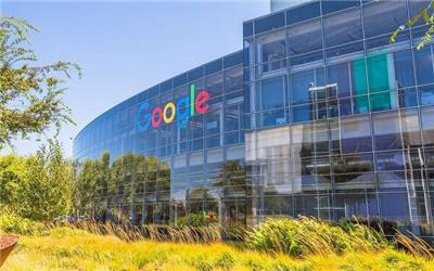 درآمد شرکت مادر گوگل برای نخستین بار کاهش یافت