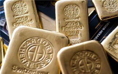 قیمت جهانی طلا تا پایین‌ترین سطح 2 ماهه افت کرد