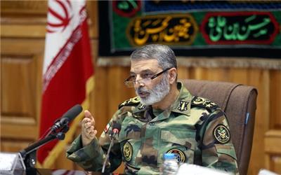 ارتش در بحران‌ها و حوادث همواره در کنار ملت ایران است