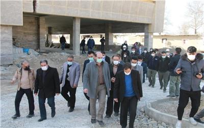 استاندار تهران در بازدیدی سر زده ازروند ساخت بیمارستان امام رضا(ع) شهریار بازدید کرد